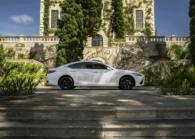 White Lexus ES 300H Sedan