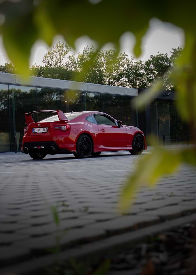Red Toyota GT86