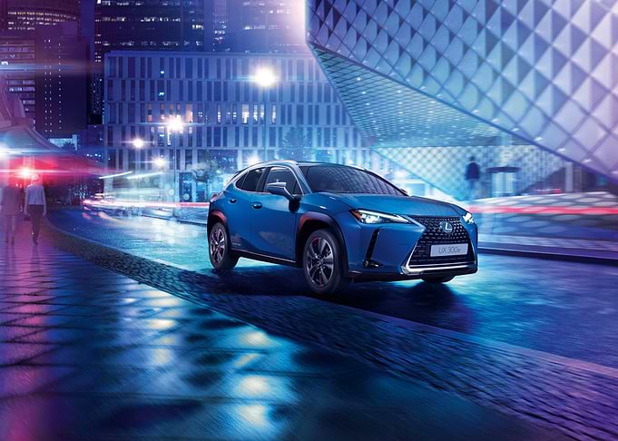 Lexus UX 250h Night Drive