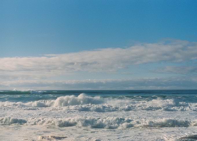 Ocean Waves Crashing