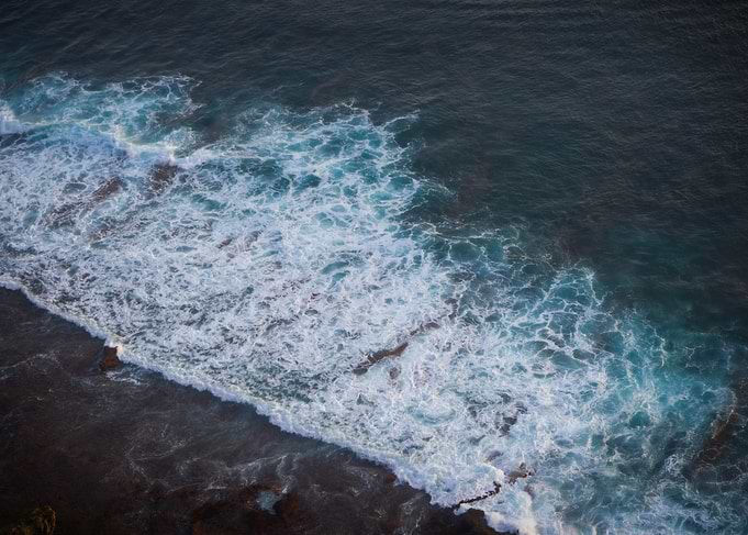 Ocean Waves Crashing