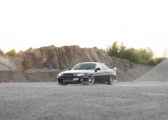 Black Lexus SC300