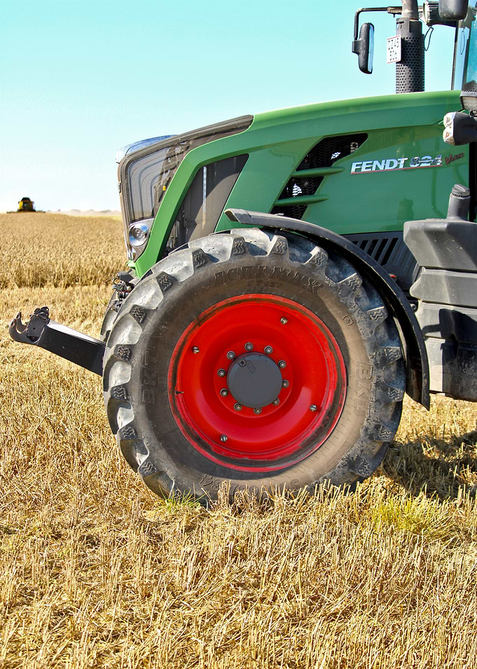 Tractor Fendt 824 Vario