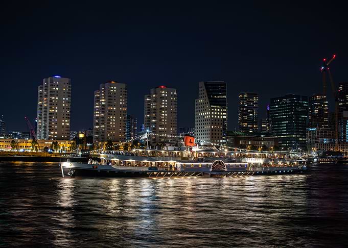 Night Cruise 'De Majeisteit' in City Lights