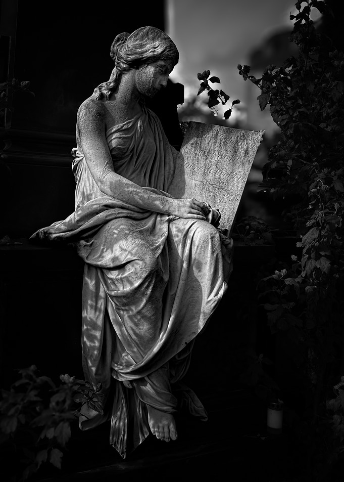 Mourning Angel Statue