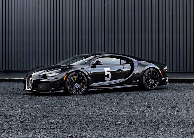 Black Bugatti Chiron Sport