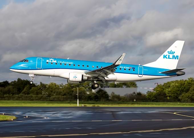 KLM E175