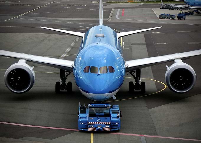 KLM Boeing 787-9 deathstare