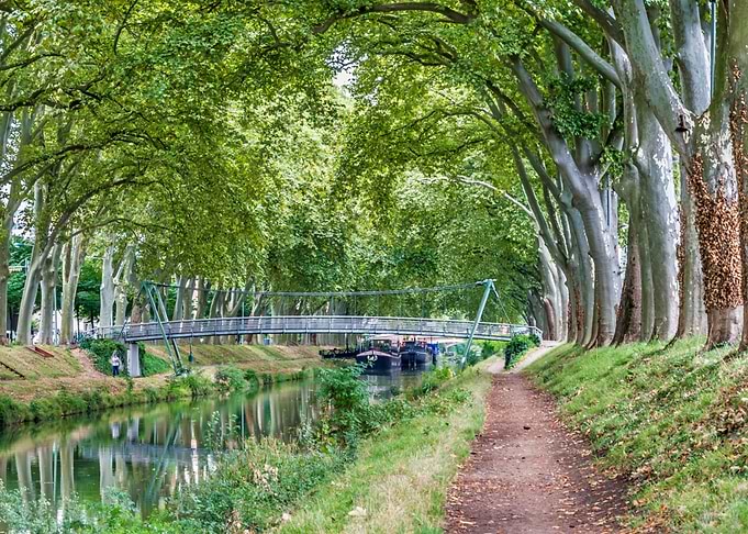 Brienne Canal Pathway with Bridge in Toulouse