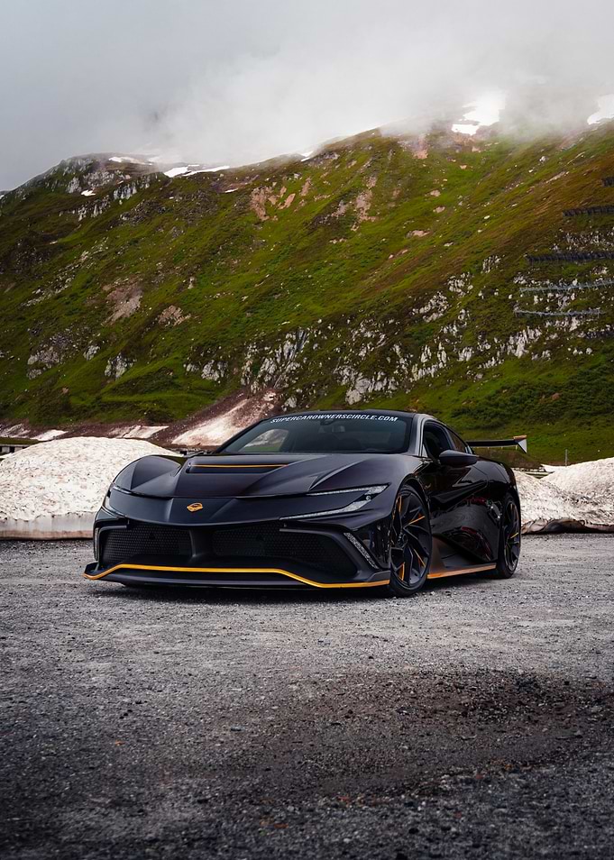 The Naran Hypercoupé in Mountains