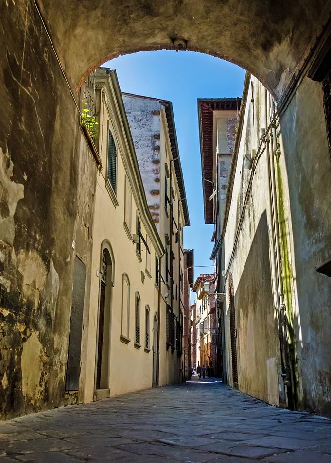 Lucca Narrow Italian Alleyway