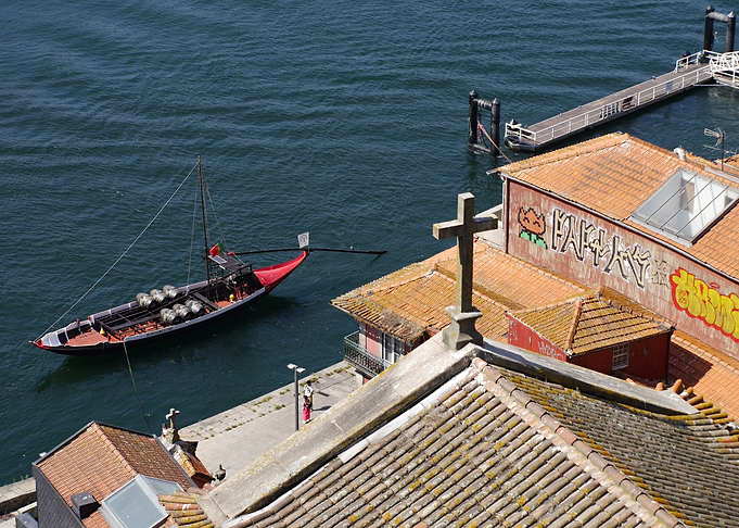 Douro Portwine transport boat Porto