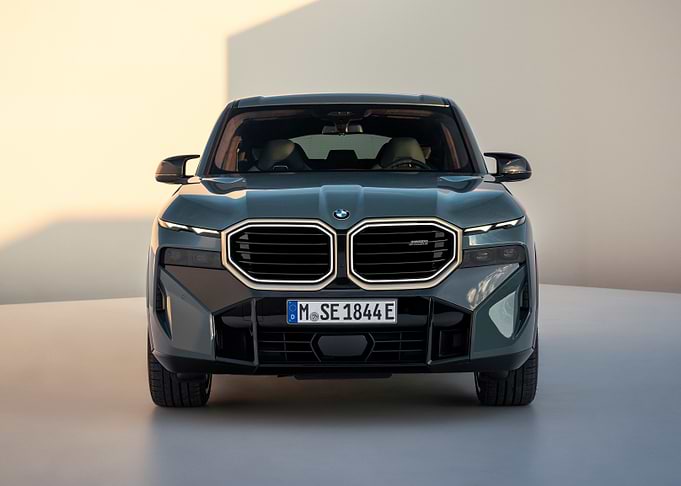 BMW iX Front View