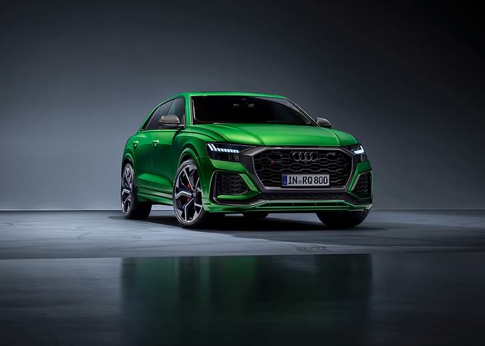 Green Audi RS Q8