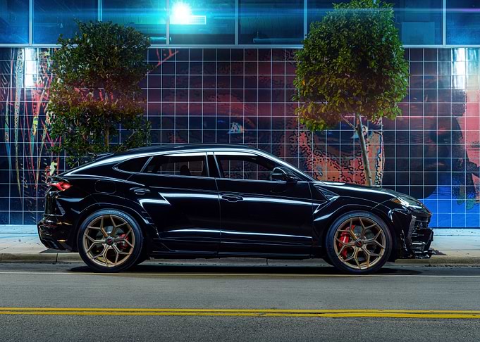 Black Lamborghini Urus
