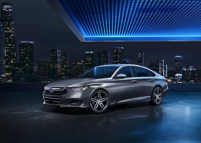 Honda Accord Sedan Night Cityscape