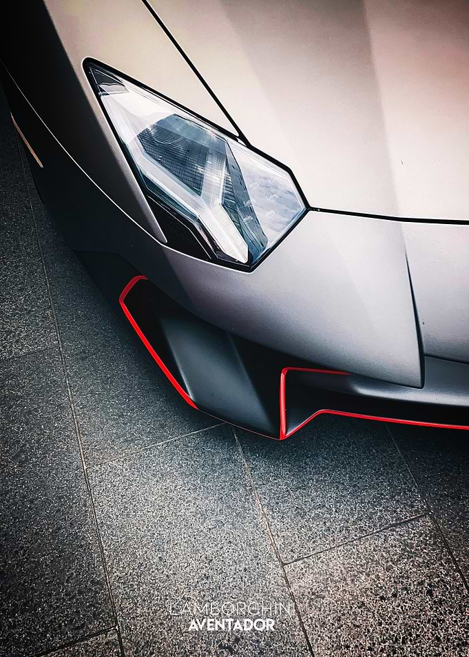 Lamborghini Aventador Front
