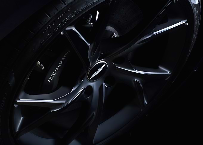 Aston Martin DBS Superleggera Wheel