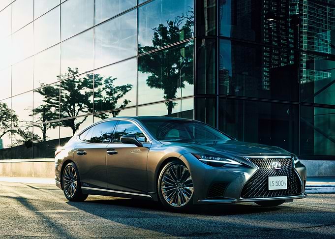 Lexus LS 500h Sedan