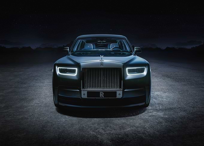 Rolls Royce Phantom Front View