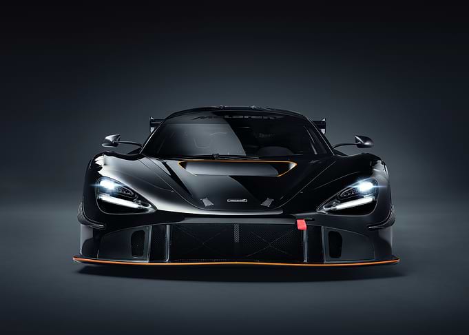Black McLaren 720S GT3
