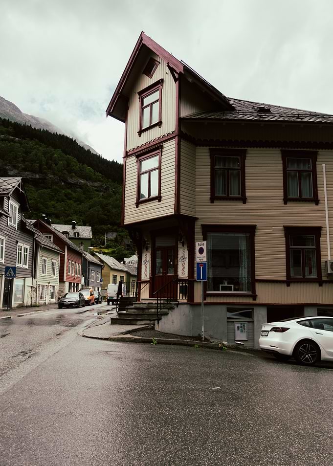 Scandinavian Wooden House in Odda Norway OU