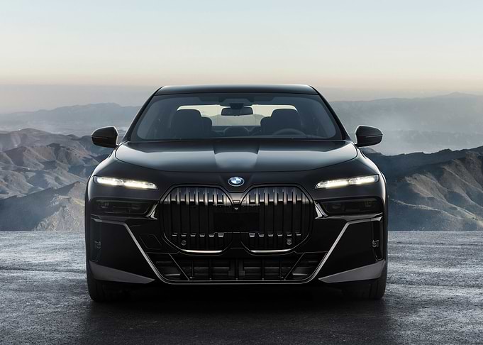 Black BMW i7 Sedan