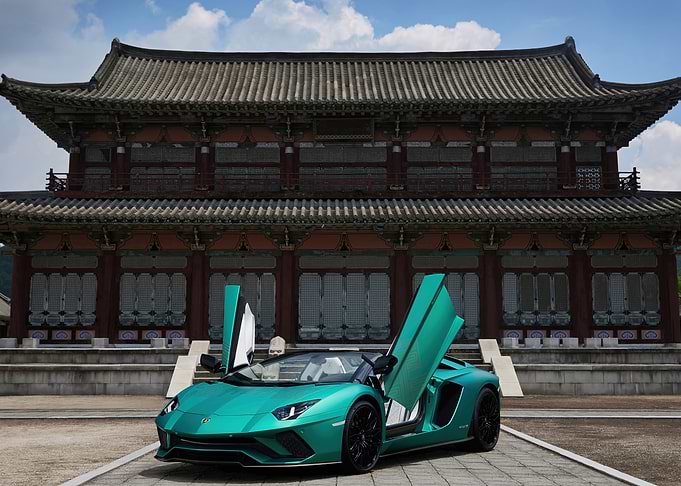 Lamborghini Aventador SVJ Roadster