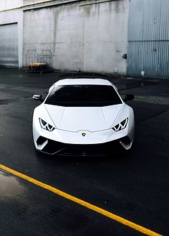 White Lamborghini Huracan