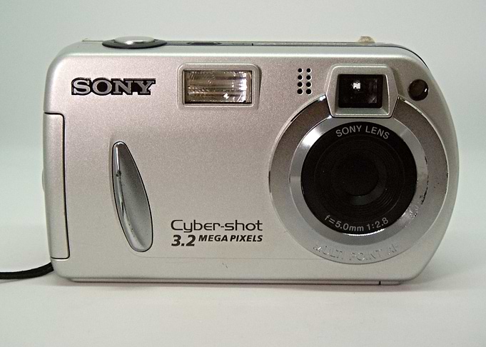 Sony Cyber-shot P32 Digital Camera