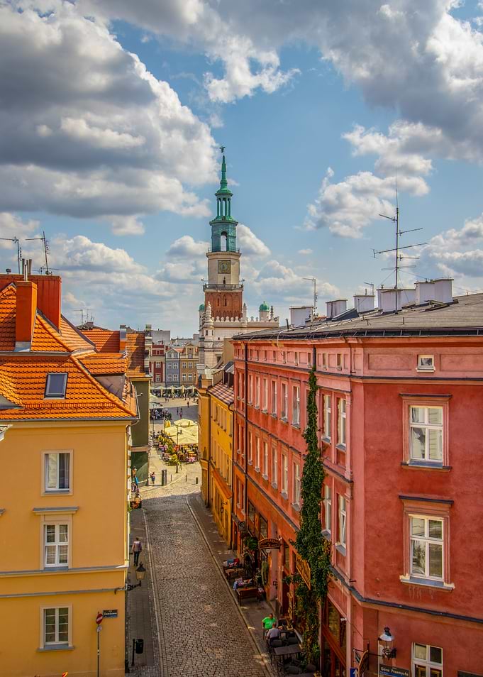 Poznań is a centre of trade, sport, education, technology and tourism.Old Town Street View
