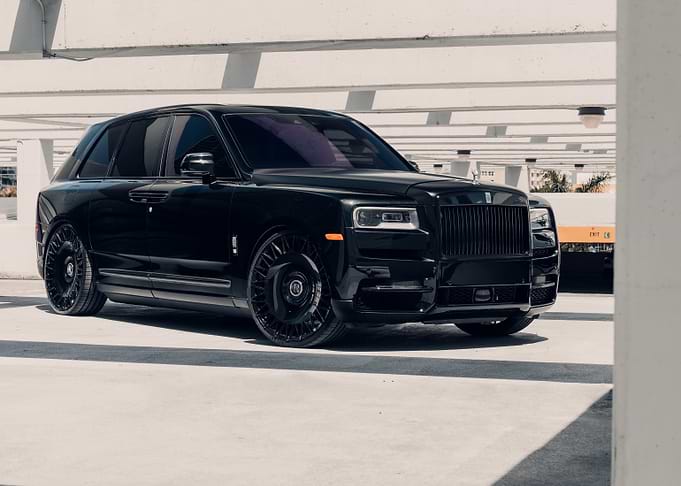 Black Rolls Royce Cullinan