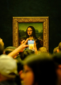 Mona Lisa Crowd