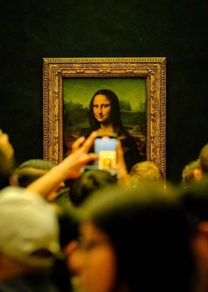 Mona Lisa Crowd