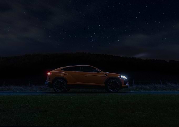 Lamborghini Urus Night Drive