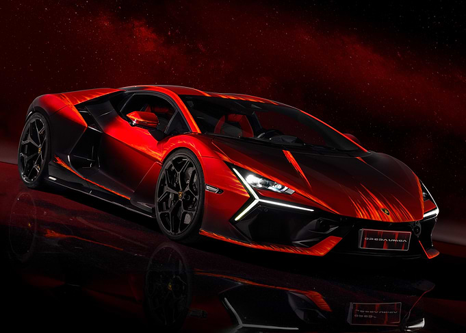 Red Lamborghini revuelto