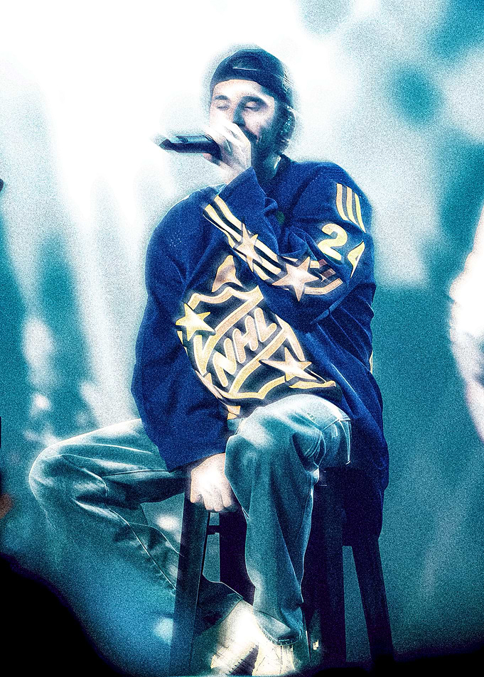 Justin Bieber in NHL Jersey Singing