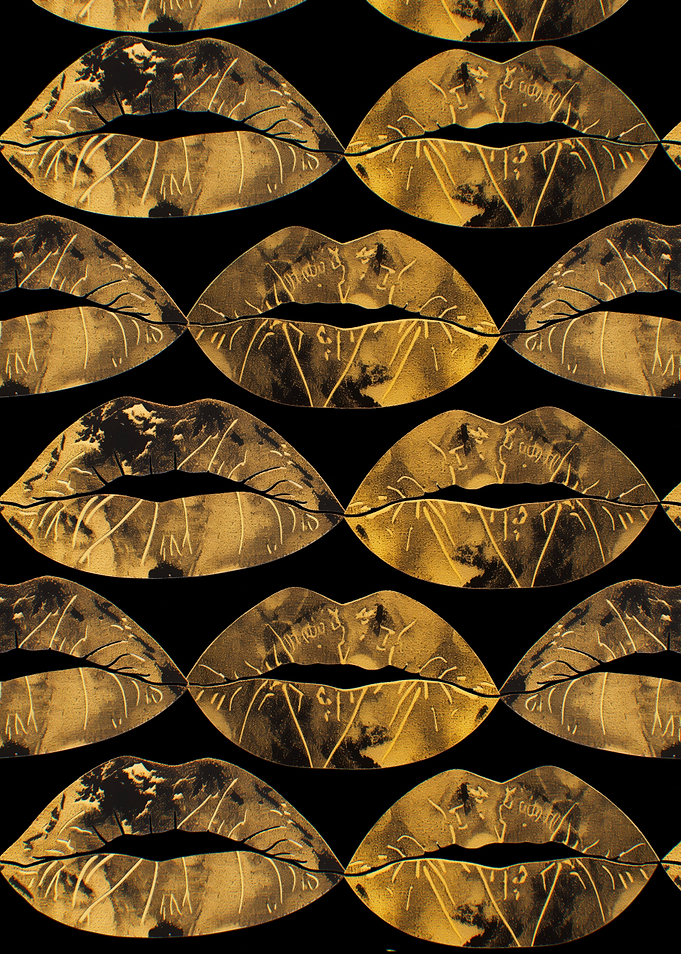 Gold Lips Pattern