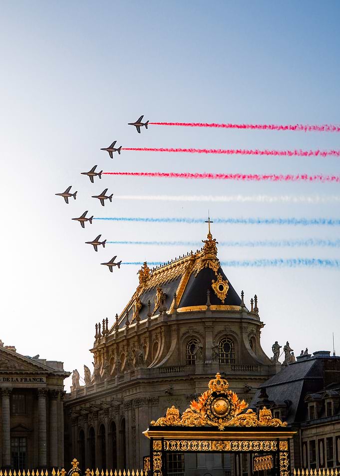 Patrouille de France survolant Versailles