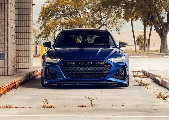 Blue Audi RS6 Avant