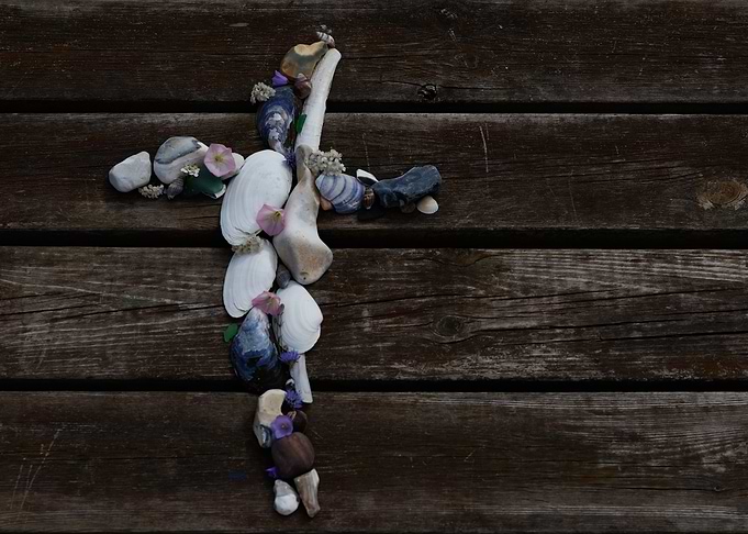 Seashell Cross