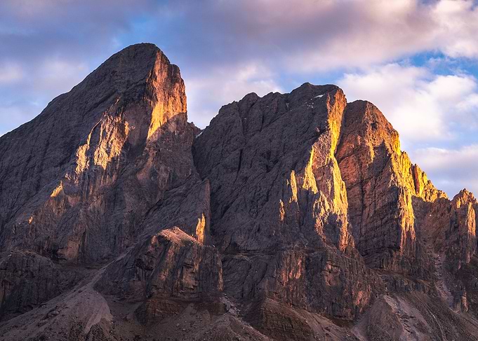 Golden Mountain Peaks