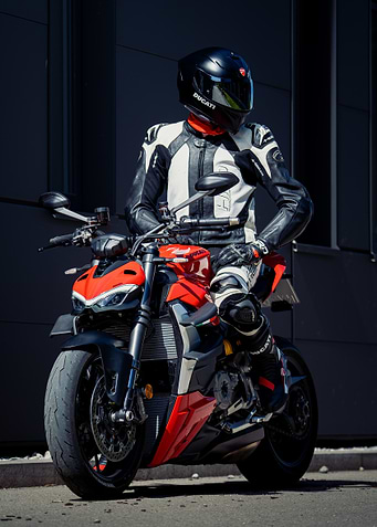 Ducati Streetfighter V2
