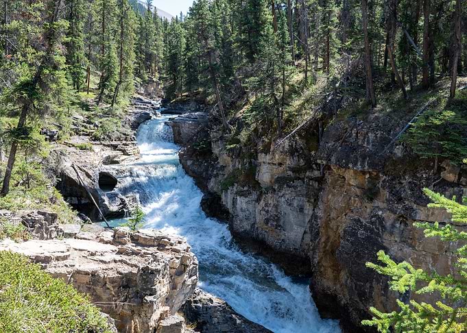 Stanley Falls – Majestic Cascade in the Heart of Nature