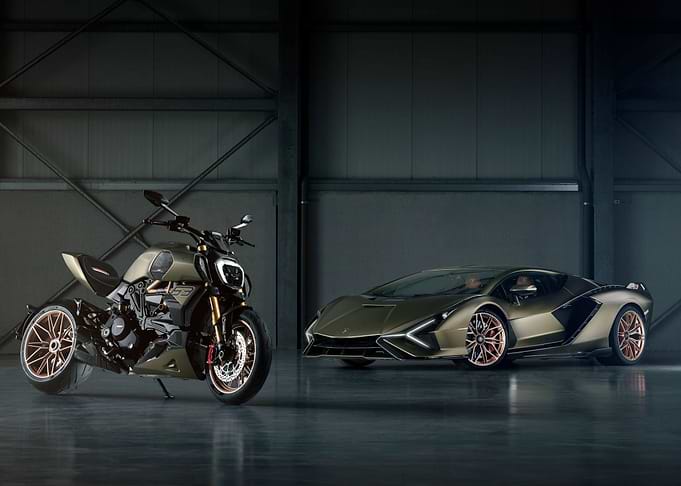 Lamborghini & Ducati in Green