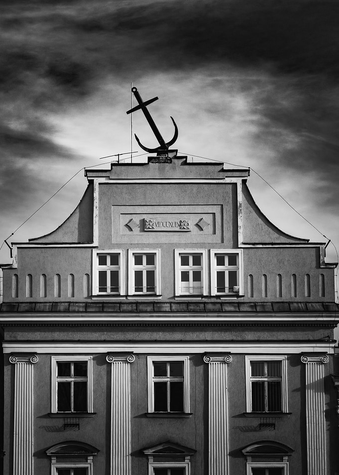 Anchor on Building