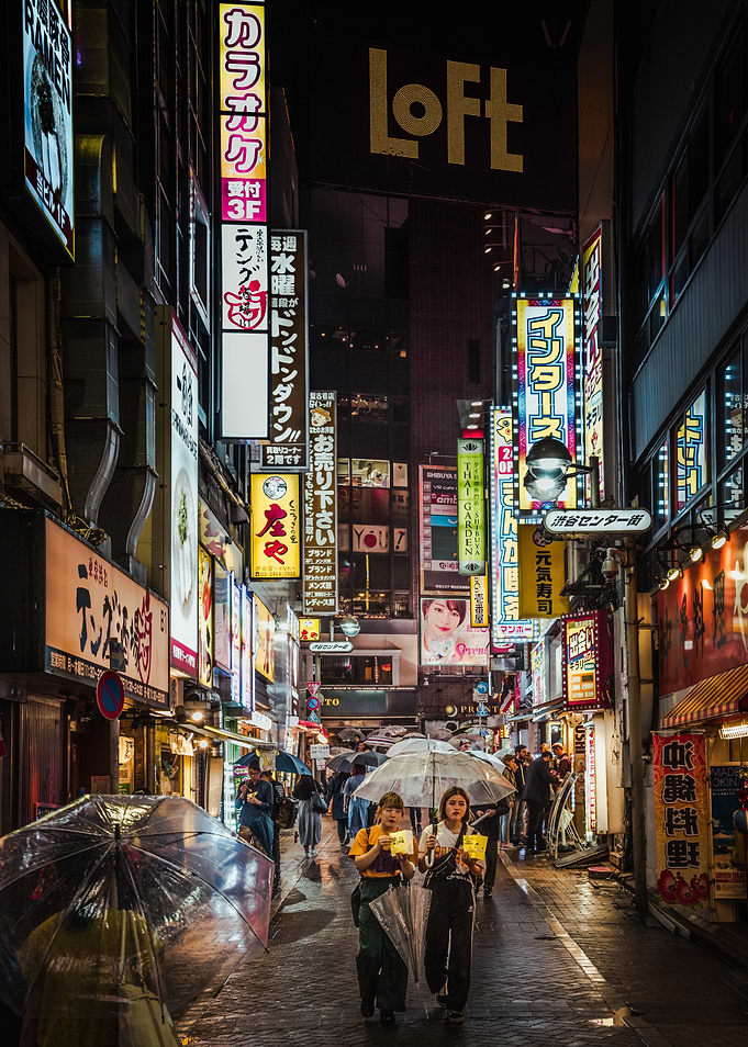 Shopping in NEO TOKYO