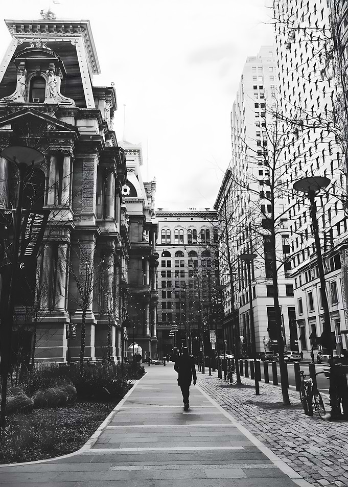 Urban Solitude – Philadelphia in Black & White
