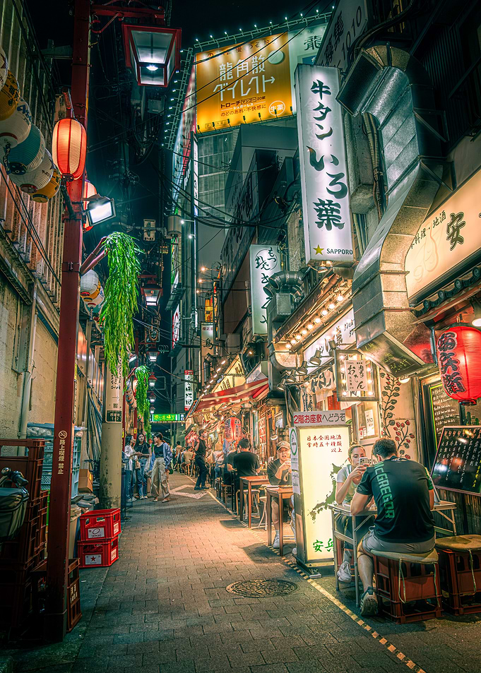 Nightlife in Tokyo Alley