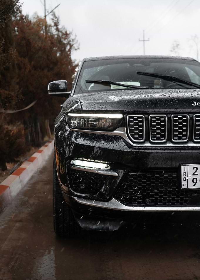 Black Jeep Cherokee